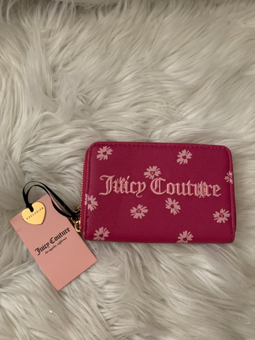 JUICY COUTURE Daisy for Juicy Essential Zip Around Wallet in Raspberry/Flamingo